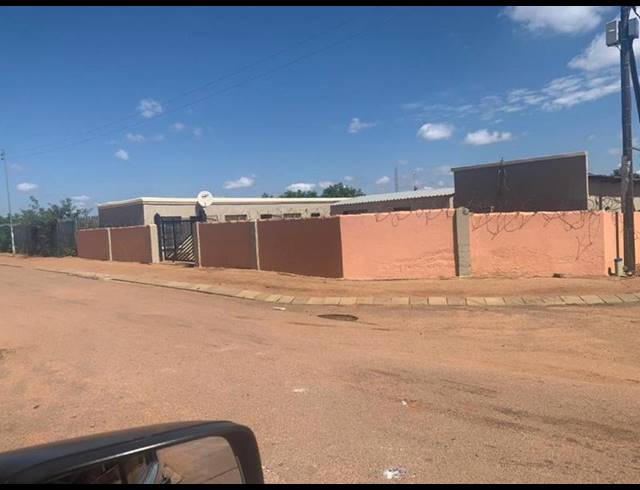 12 BEDROOM HOUSE FOR SALE IN SOSHANGUVE R